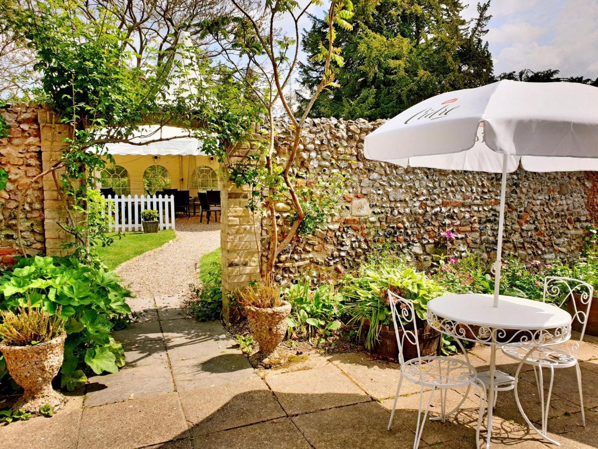 The Crown House Inn Great Chesterford Εξωτερικό φωτογραφία