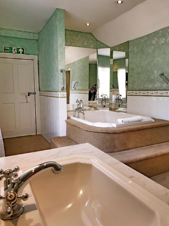 The Crown House Inn Great Chesterford Εξωτερικό φωτογραφία